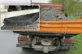 Papp-Kennzeichen, überladen, Reifen kaputt: Polizei zieht Schrott-Laster aus dem Verkehr