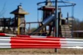 Mann tötet seine Frau (†37) auf Spielplatz vor Augen der Kinder: Polizei ermittelt wegen Totschlags