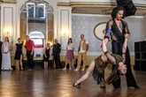 Vier Stile, acht Paare, eine Mission: Bei dieser Party in Dresden wird der Tanz zur Droge
