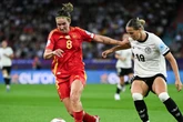 Deutschland gegen Spanien live: Wieder Bühl, aber noch keine Tore - DFB-Frauen hauen alles rein!