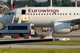 Vogelschlag! Eurowings-Maschine muss Flug kurz nach Start abbrechen