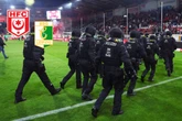 Nach irrem Regionalliga-Platzsturm: Wer hat etwas Verdächtiges beobachtet?