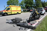 Crash im Erzgebirge: Bikerin knallt mit Renault zusammen