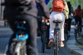 Auf die Fahrräder, fertig, los: Hier haben Autofahrer in Leipzig am Freitag das Nachsehen