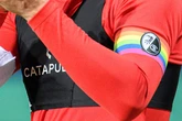 Keiner outet sich: Das ist das perfide Geschäft mit schwulen Profis im deutschen Fußball