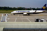 Bombendrohung bei Ryanair: Polizei stürmt Flugzeug
