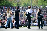 Friedlicher 1. Mai: Zehntausende feiern in Berlin ohne große Krawalle