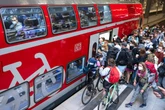 Bahn lässt Fahrgäste stehen: Verband fordert Alternativen