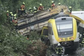 Nach Zugunglück: Über 200 Retter im Einsatz - Anwohnerin hörte lauten Knall