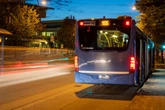 Frau flippt in Münchner Bus aus und zeigt Hitlergruß