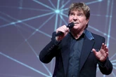 Frank Schöbel reagiert auf Kritik an seinem DDR-Lied: "Da sind wir einfach feiner"