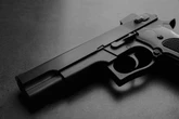 23-Jähriger durch Schuss lebensgefährlich verletzt: Tatwaffe verschwunden