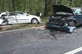 Unfall in der Dresdner Heide: Renault landet im Straßengraben