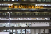 Defekte Maschine sorgt für Chaos am Flughafen Köln/Bonn: Passagiere warten stundenlang