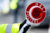 Mit gestohlenem Kennzeichen unterwegs: Renault-Fahrerin im Drogenrausch gestoppt