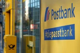 Warnstreiks bei der Postbank: Auch der Osten betroffen, Kundgebung in sächsischer Stadt