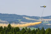 21.000 Tonnen Magnesiumkalk von Hubschraubern ausgebracht: Darum "kalkt" Sachsen seine Wälder