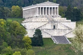 Tragödie an Walhalla-Denkmal: 32-Jähriger stürzt vor den Augen seiner Frau in den Tod