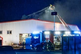 Feuer in Lagerhalle in Maintal: Halbe Million Euro Schaden, Rauchwolke weithin sichtbar