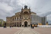 So lange dauern die Arbeiten an der Semperoper-Fassade noch