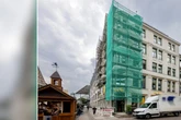 Fassadenteile fielen auf Straße! Gebäude am Chemnitzer Markt eingerüstet