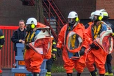 Ätzende Säure tritt auf Betriebsgelände aus: Feuerwehr im Großeinsatz