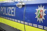 Dealer attackiert Polizisten mit E-Scooter: Taser-Einsatz