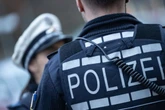 Schwimmbad-Zoff eskaliert: Zwei Verletzte nach Schlägerei, auch Messer im Spiel