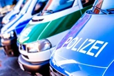 13-Jähriger zückt Messer auf Volksfest, Junge Frau kann ausweichen