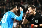 Vogel-Rot in der Champions League: Deutscher Schiedsrichter sorgt für kuriose Szene