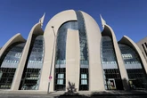 Zum Tag der Deutschen Einheit: Kölner Zentralmoschee bietet Führungen durch Gebetsraum an