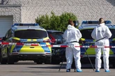 19-jähriger rast ohne Führerschein auf Polizei zu: 34 Schüsse gerechtfertigt