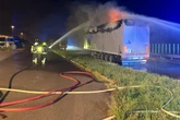 Lkw brennt auf Rastplatz: A2 nachts kurzzeitig gesperrt