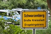 Verfolgungsjagd im Erzgebirge: Moped-Fahrer flüchtet mit getuntem Bike vor Polizei