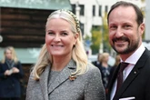 Mette-Marit nach Lungentransplantation: Kronprinz Haakon sieht "langem Weg"