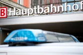 Blutige Angriffe: Polizist und Jugendlicher werden Opfer von Gewalt