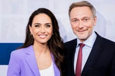 Mitten im Papa-Glück: Christian Lindner macht es offensichtlich