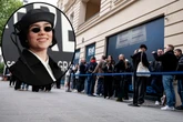 Auch Promi dabei: Hier stehen Fans Schlange - um Billie Eilish zu umarmen