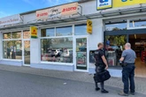 Streit in Lottoladen eskaliert, dann wird Mitarbeiter mit Messer bedroht