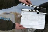 Von Fußball-Fan bis Stripper: 1200 Komparsen für TV-Serie gesucht, so läuft das Casting