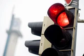 Auto fährt bei Rot und erfasst kleinen Jungen (6)