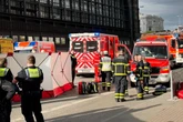 Sie stach wahllos auf Reisende ein: 39-Jährige gesteht schrecklichen Messerangriff