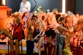 Kuriose Kunstaktion: Darum feiern Hunderte Barbies eine Orgie im Kinderzimmer
