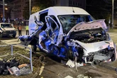 Blutender Disco-Besucher will Taxi klauen, dann rast er mit Transporter durch die Stadt