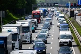 Polizei kontrolliert Autofahrer auf der A2, wenig später sitzt er im Knast