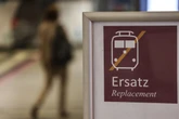 Person fällt ins Gleis: Bahnstrecke zwischen Duisburg und Düsseldorf gesperrt