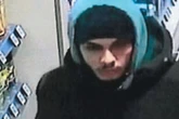 Langfinger mit Parfüm gesucht: Wer kennt diesen Tatverdächtigen?