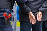 Streit eskaliert in Magdeburg: Mann schießt mit Waffe auf Menschengruppe!
