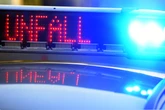 Unfall auf Bundesstraße: Drei Menschen tot, drei schwer verletzt