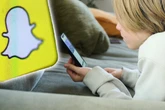 Kaufen unsere Kinder auf Snapchat Drogen? EU will US-Plattformen drankriegen